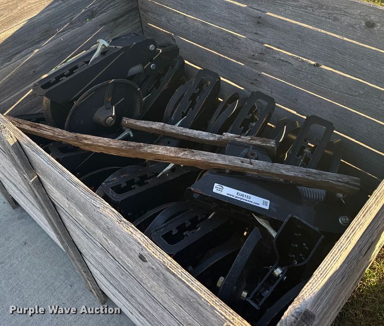 Approximately 12 closing wheel assembly - EU6153