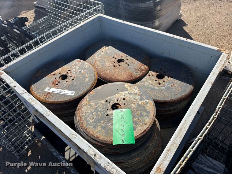 (2) crates of 13.5" disc blades - EU6175