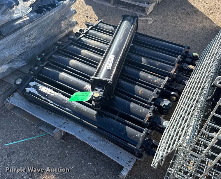 (8) 5x30x2.5" hydraulic cylinders - EU6177