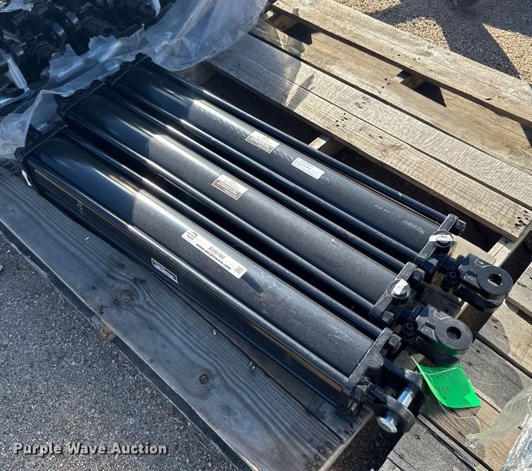 (3) 4.5" x 30" x 1.5" rod hydraulic cylinders - EU6180