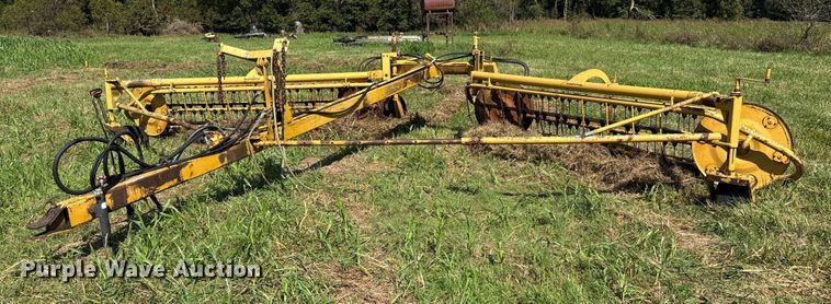 1990 Vermeer R-23 hay rake - EV3086
