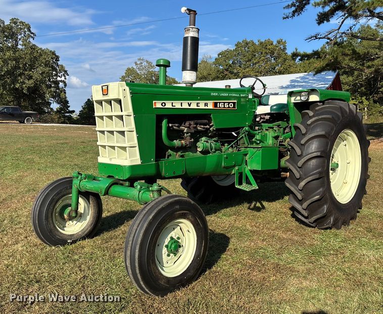 1965 Oliver 1650 tractor - EV3161