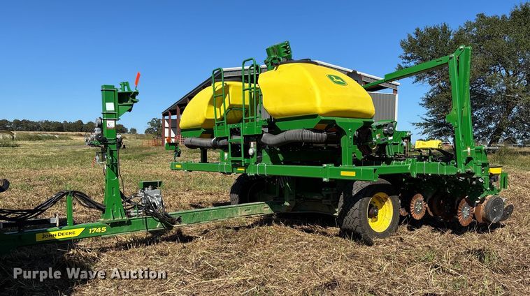 2022 John Deere 1745 split row planter - EV3175