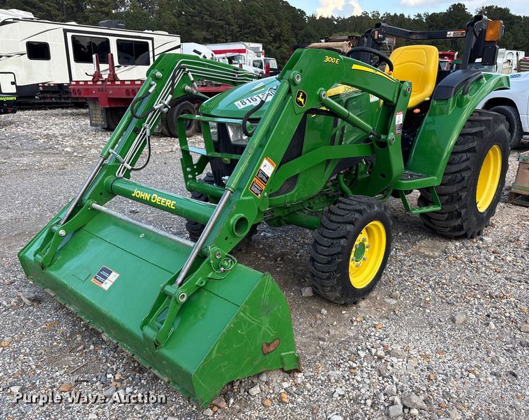 2021 John Deere 3035D  MFWD tractor - YA1252