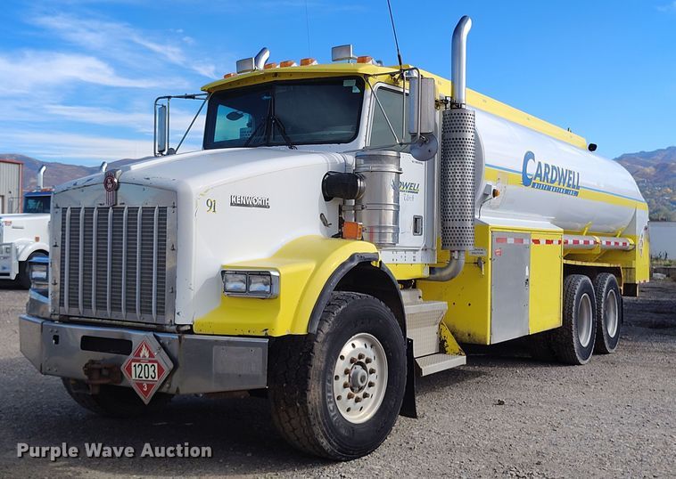 2001 Kenworth T800 fuel truck - DP5102