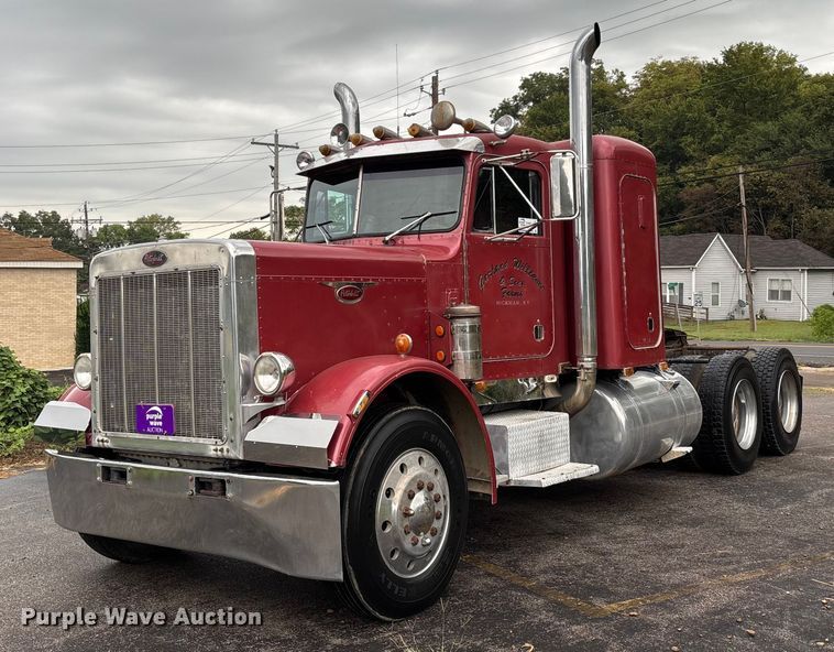 1981 Peterbilt 359 semi truck - DU1327