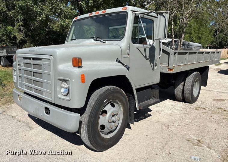 1983 International 1654 dump flatbed truck - EA6988