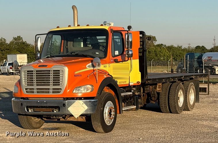 2016 Freightliner Business Class M2 flatbed truck - EA7577