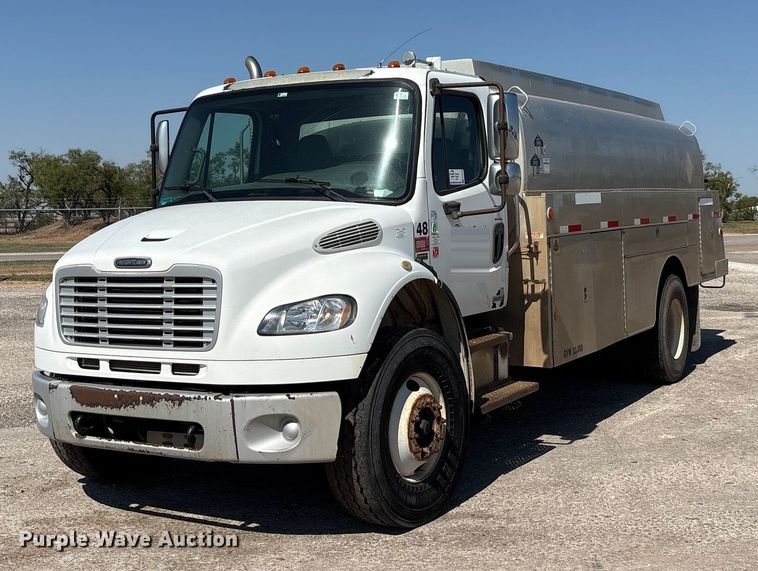 2007 Freightliner Business Class M2 fuel truck - EA7578
