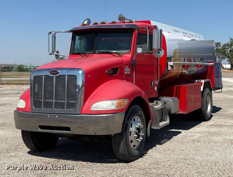 2009 Peterbilt 335 fuel truck - EA7582