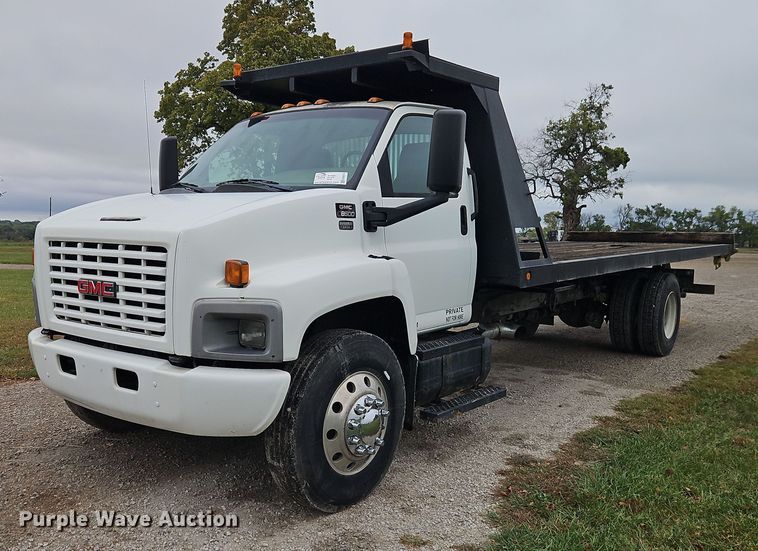 2004 GMC C8500 rollback truck - EB8374