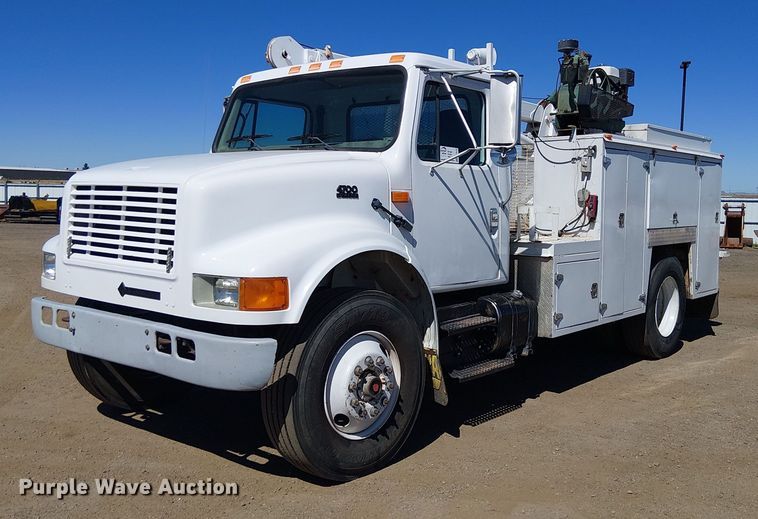 1996 International 4700 utility / service truck - EC1215