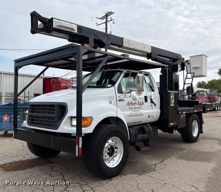 2000 Ford F750 Super Duty Ext. Cab forestry bucket truck - EC8089