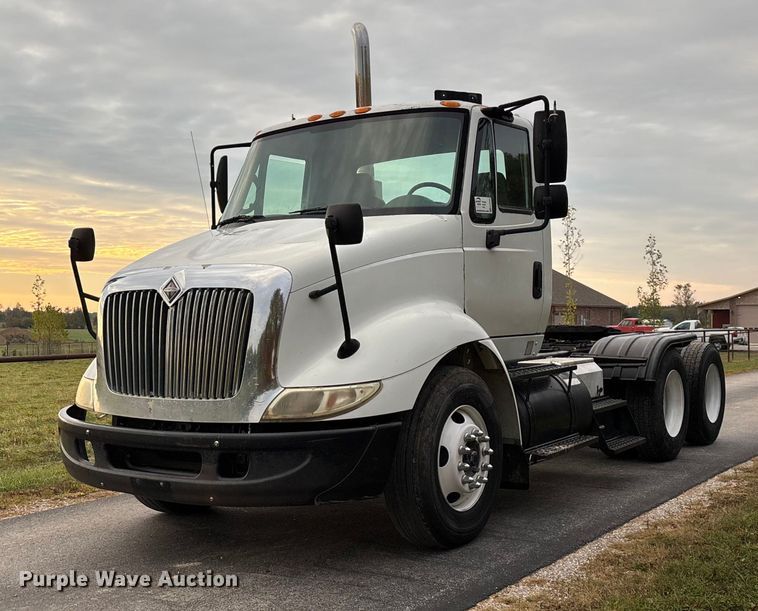2007 International 8600 semi truck - ED2292