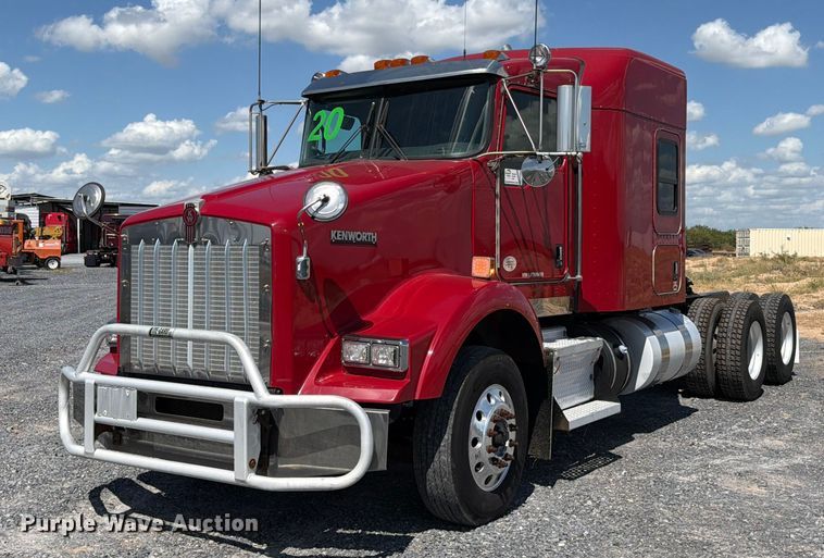 2020 Kenworth T800 semi truck - ED5959