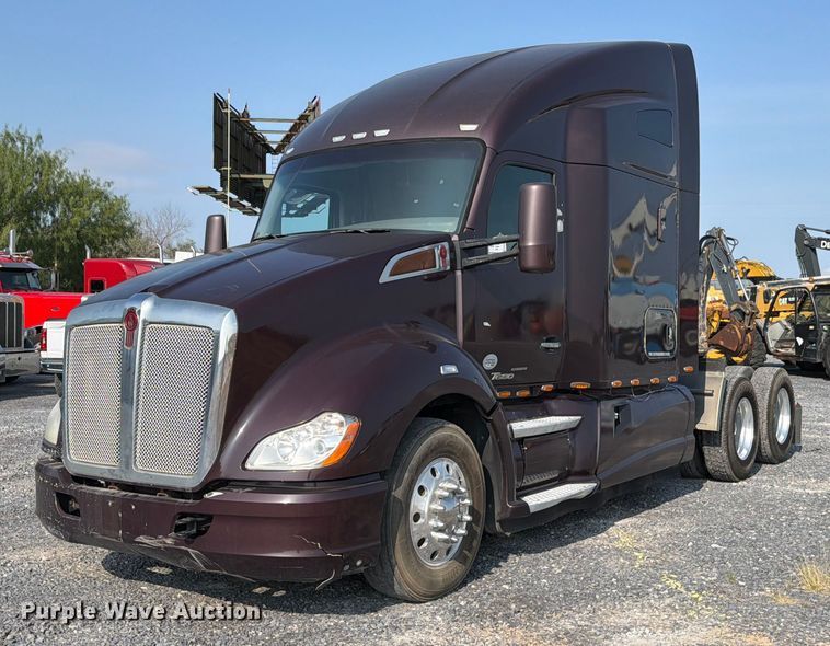 2014 Kenworth T680 semi truck - ED5964