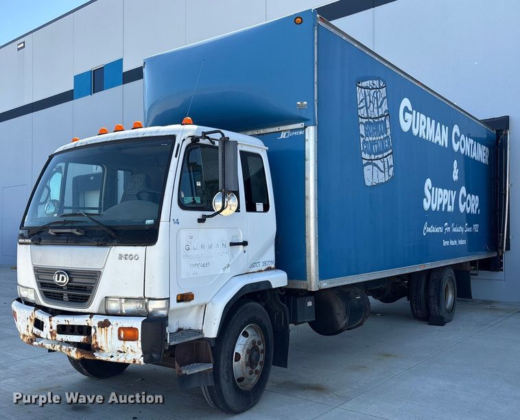2006 Nissan UD2600 box truck - EM6050
