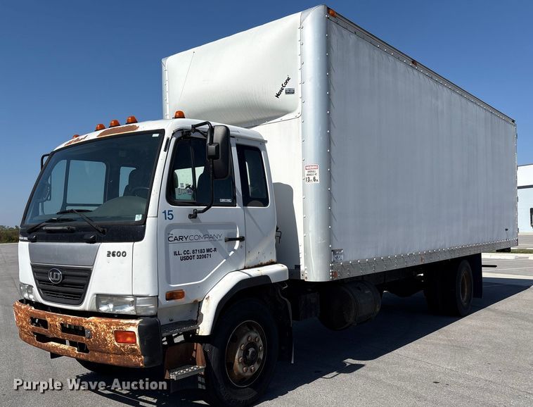 2007 Nissan  UD2600 box truck - EM6051