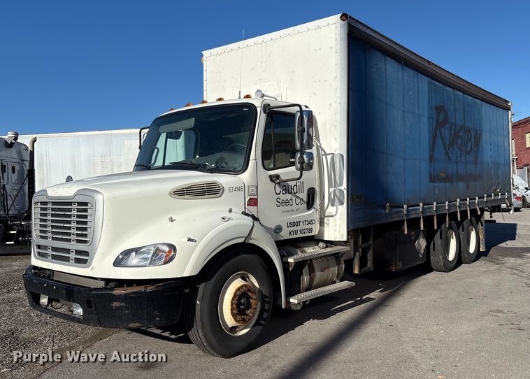 2014 Freightliner M2 112 side curtain box truck   - EM6106