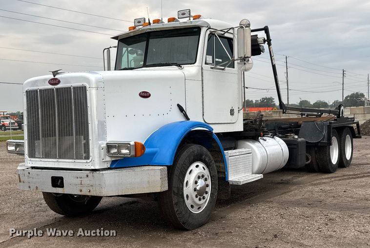 1989 Peterbilt 378 roll-off container truck - EM8403