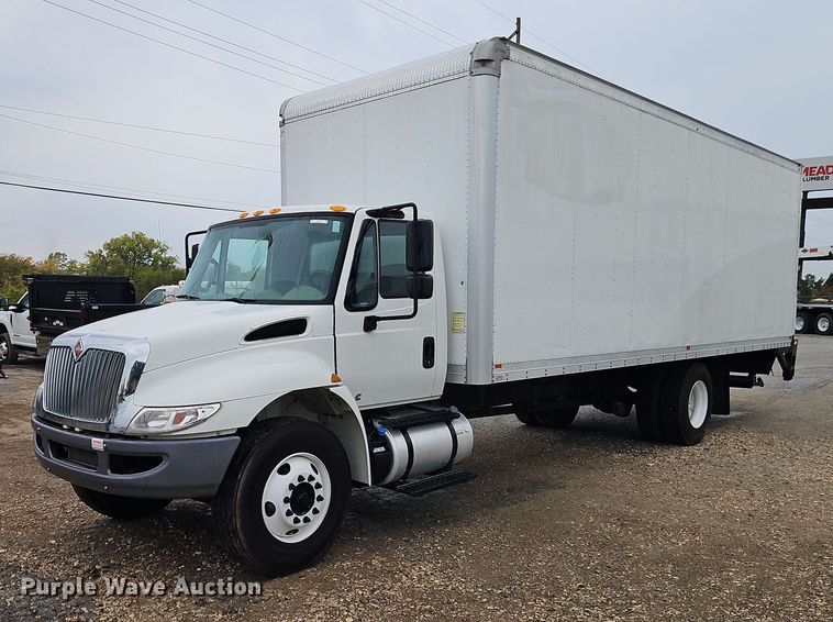 2019 International MA025 box truck - EO4714
