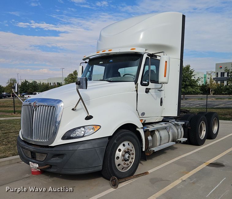 2014 International ProStar semi truck - EO4724