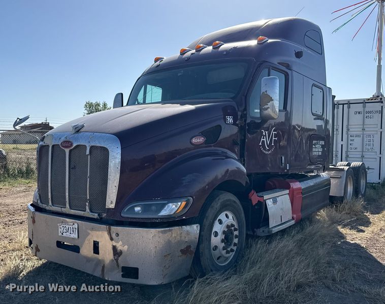 2006 Peterbilt 387 semi truck - EP0744