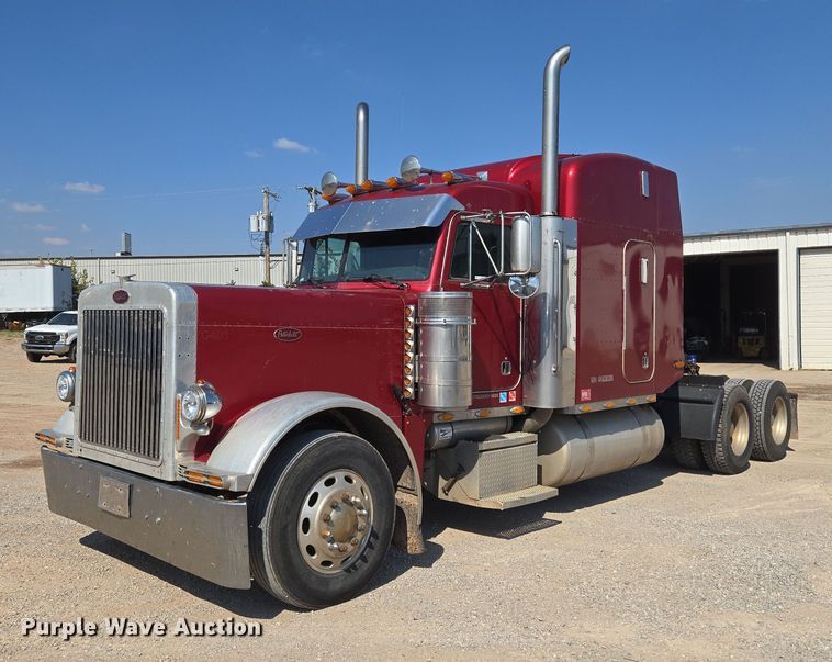 2004 Peterbilt 379 semi truck - EU3911