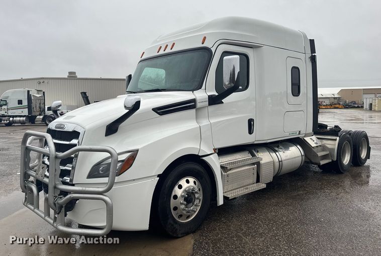2020 Freightliner Cascadia 126 semi truck - EU6266