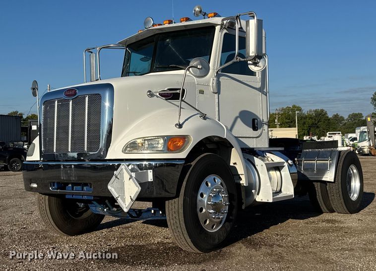2011 Peterbilt 337 semi truck - NU9700