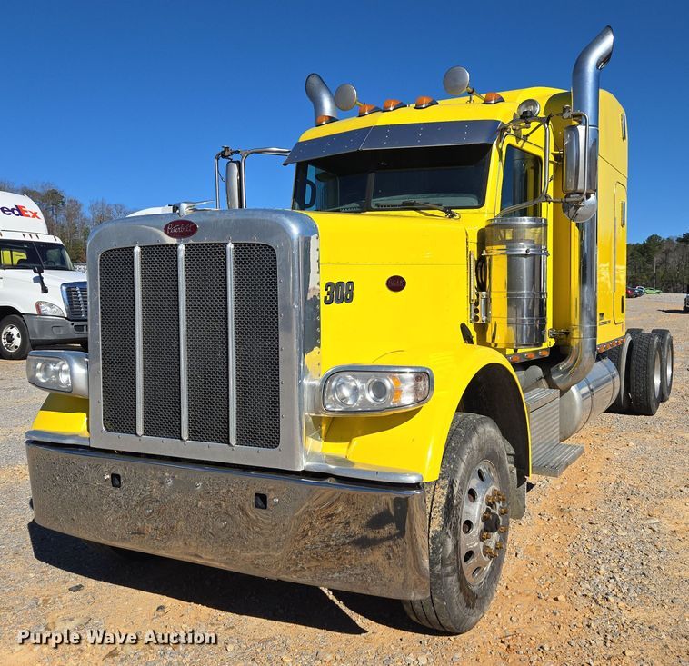 2014 Peterbilt 389 semi truck - YA0293