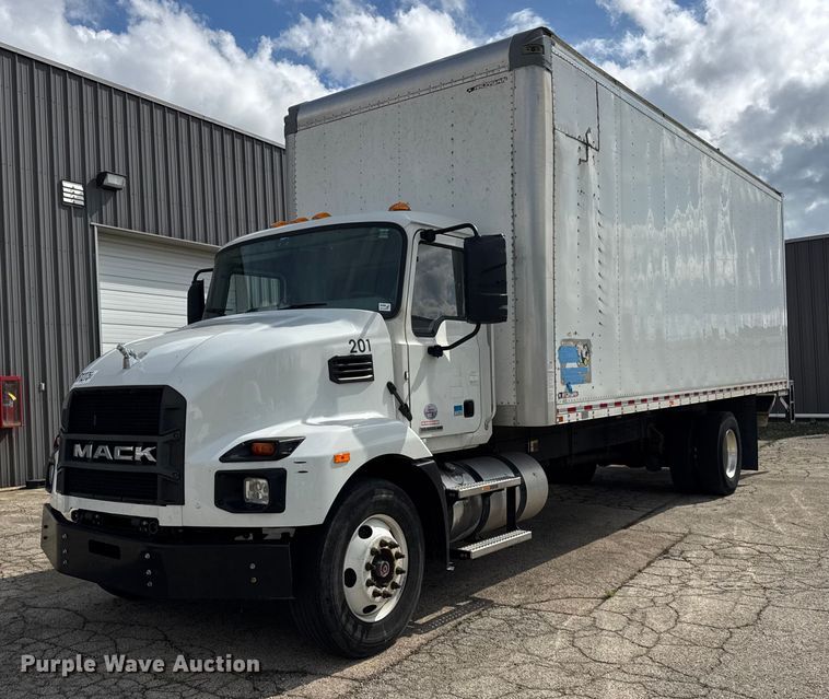 2023 Mack MD box truck - YA0718