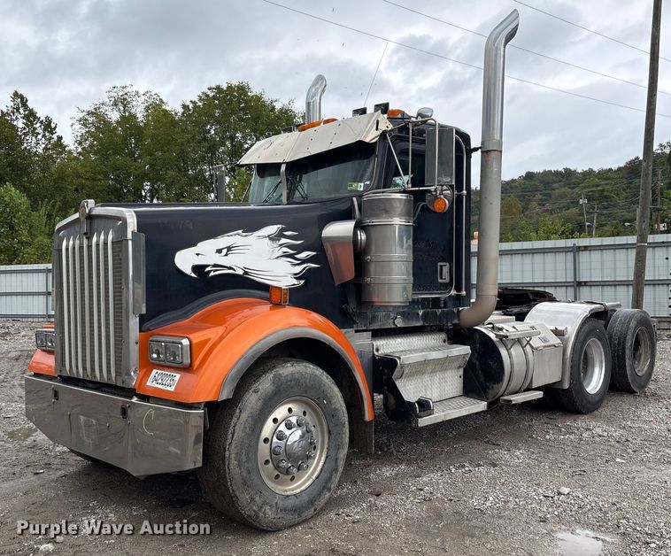 1999 Kenworth W900  semi truck - YA0722