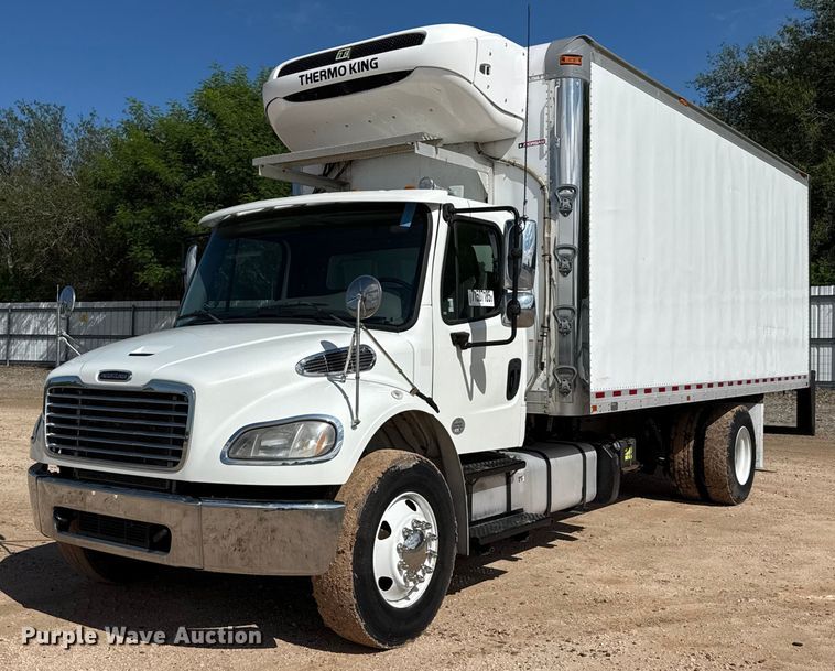 2017 Freightliner Business Class M2 refrigerated truck - YA1053