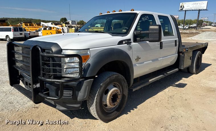 2015 Ford F550 XL flatbed truck - DO2401