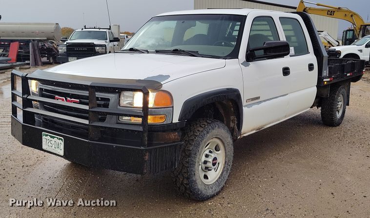 2006 GMC Sierra 3500 Crew Cab flatbed truck - DP5075