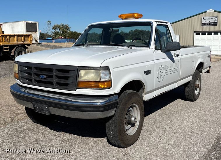 1997 Ford F250 pickup truck - DU1482