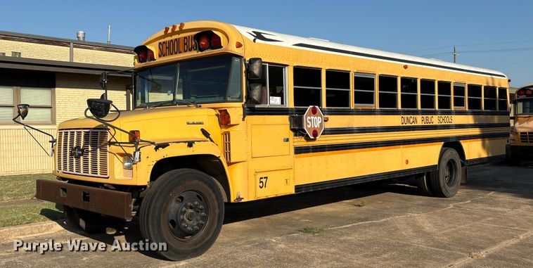 2002 Chevrolet B7T school bus - DV5006