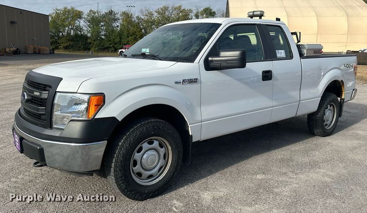 2013 Ford F150 SuperCab pickup truck - DW4282