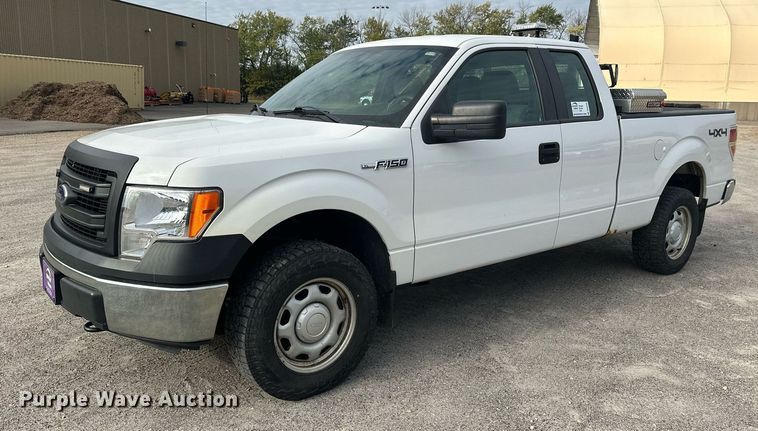 2013 Ford F150 SuperCab pickup truck - DW4283