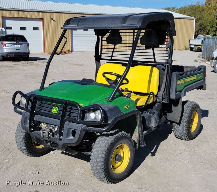 2014 John Deere  Gator 825i utility vehicle - DX6545