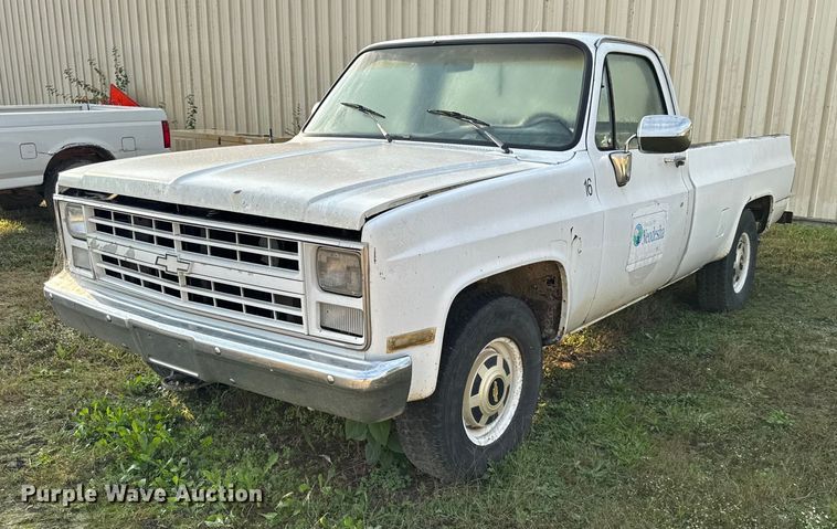 1986 Chevrolet C20  - DY8281