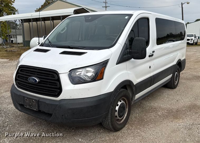 2019 Ford Transit 150 van - DY8298