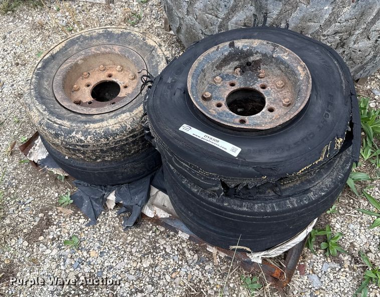 (5) Goodyear Flight tires and wheels - DY8308