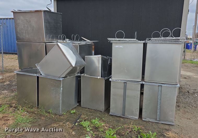 (23) Shor-Line animal cages - DZ3496