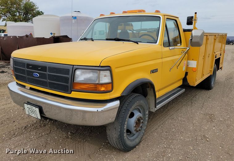 1992 Ford F450 Super Duty utility / service truck - DZ6710