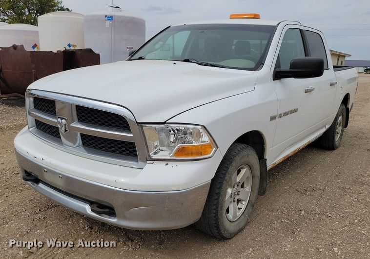 2011 RAM 1500 Crew Cab pickup truck - DZ6712