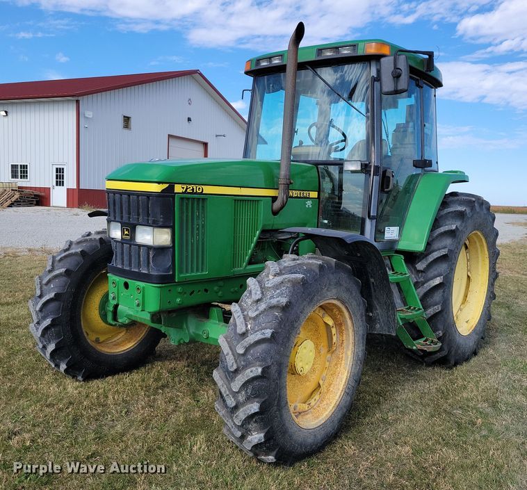 2001 John Deere 7210 MFWD tractor - EA2662