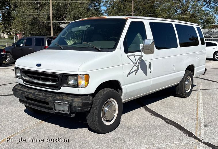 2002 Ford E350 Extended prisoner transport van - ED2315