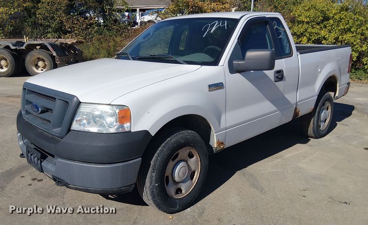 2005 Ford F150 pickup truck - ED4307